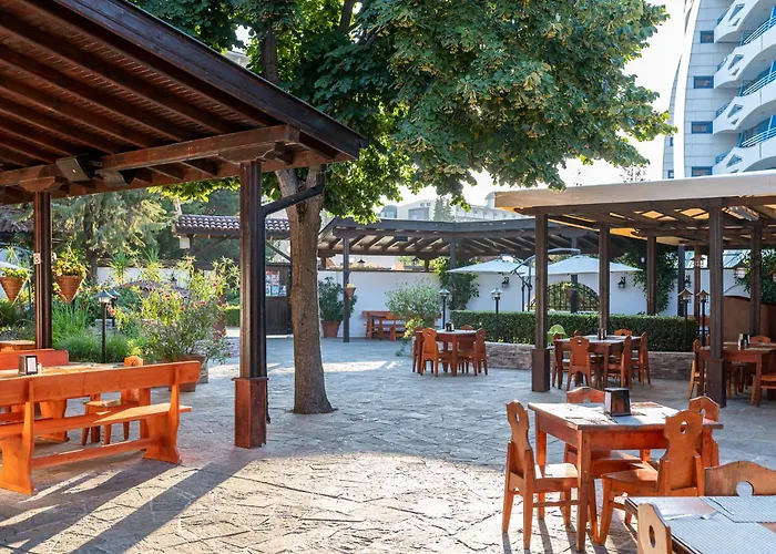 тракия плаза 4*