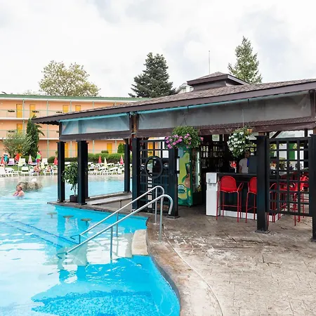Trakia Plaza Hotel ホテル 4*